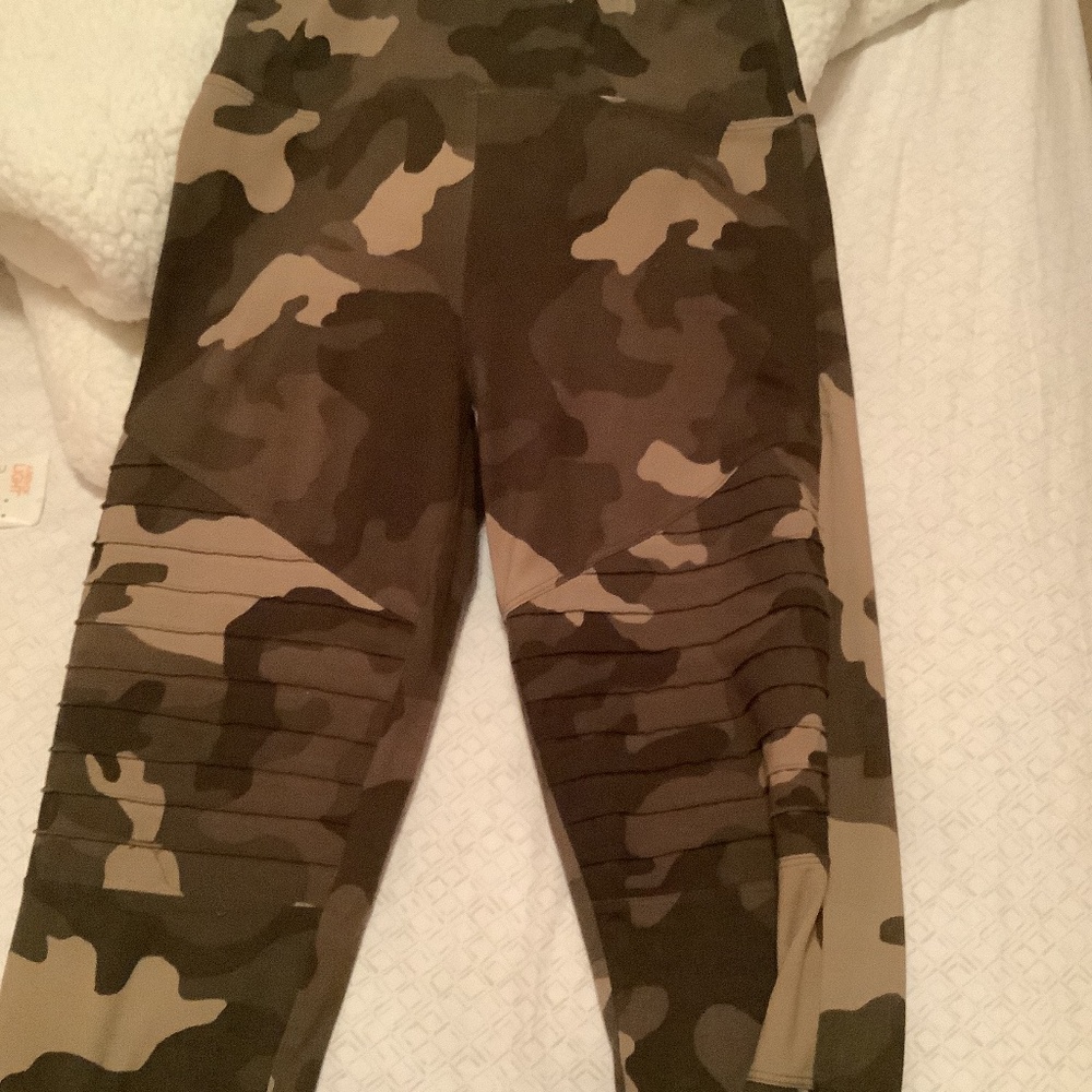 Camo leggings